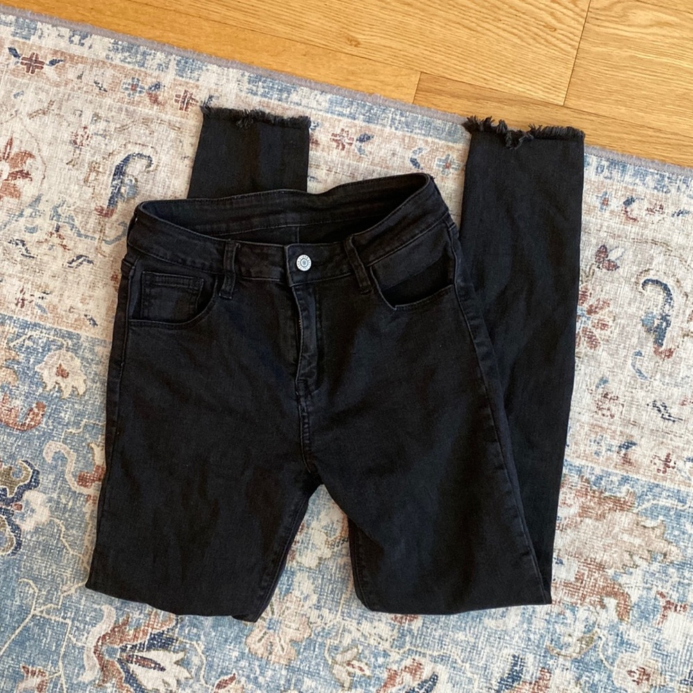 🦋 Brandy Melville John Galt skinny fit jeans - Picture 2 of 6